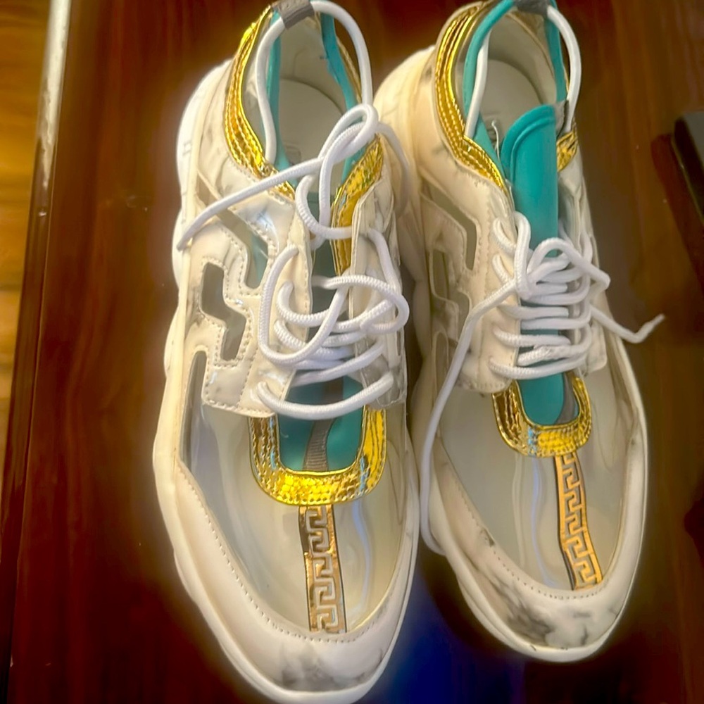 Fashion shoes